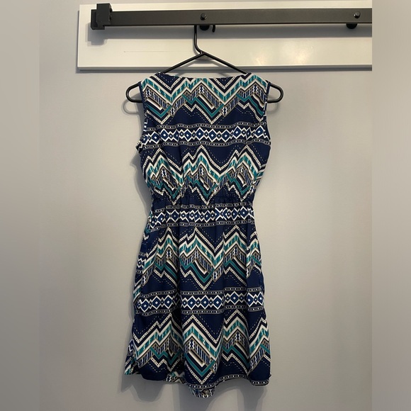 Blue Feathers Chevron Patterned Mini Dress Women’s Size Small - Picture 2 of 4